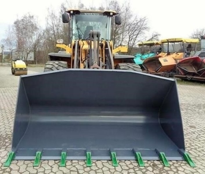 VOLVO L120H  2015