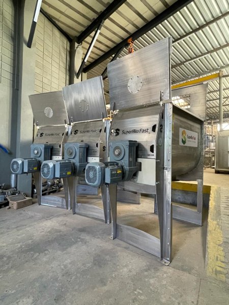 SUPERBIO ITALY SRL  Miscelatore a nastro elicoidale- Capacità 200L  2025