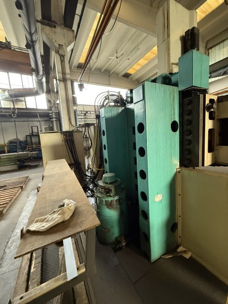 TOS SKQ 12 CNC  1983