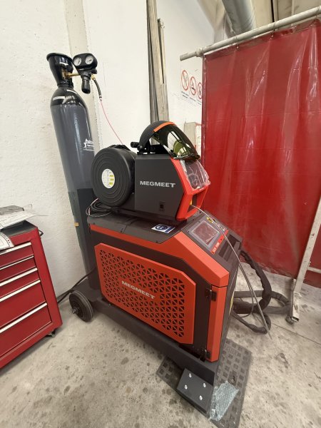 MEGMEET LUX 1500 W  2025