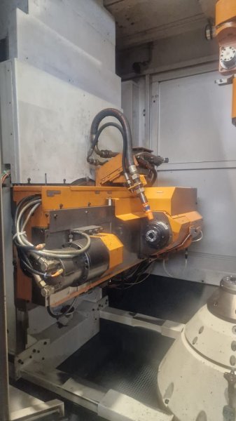 LIEBHERR LCS 300  2008